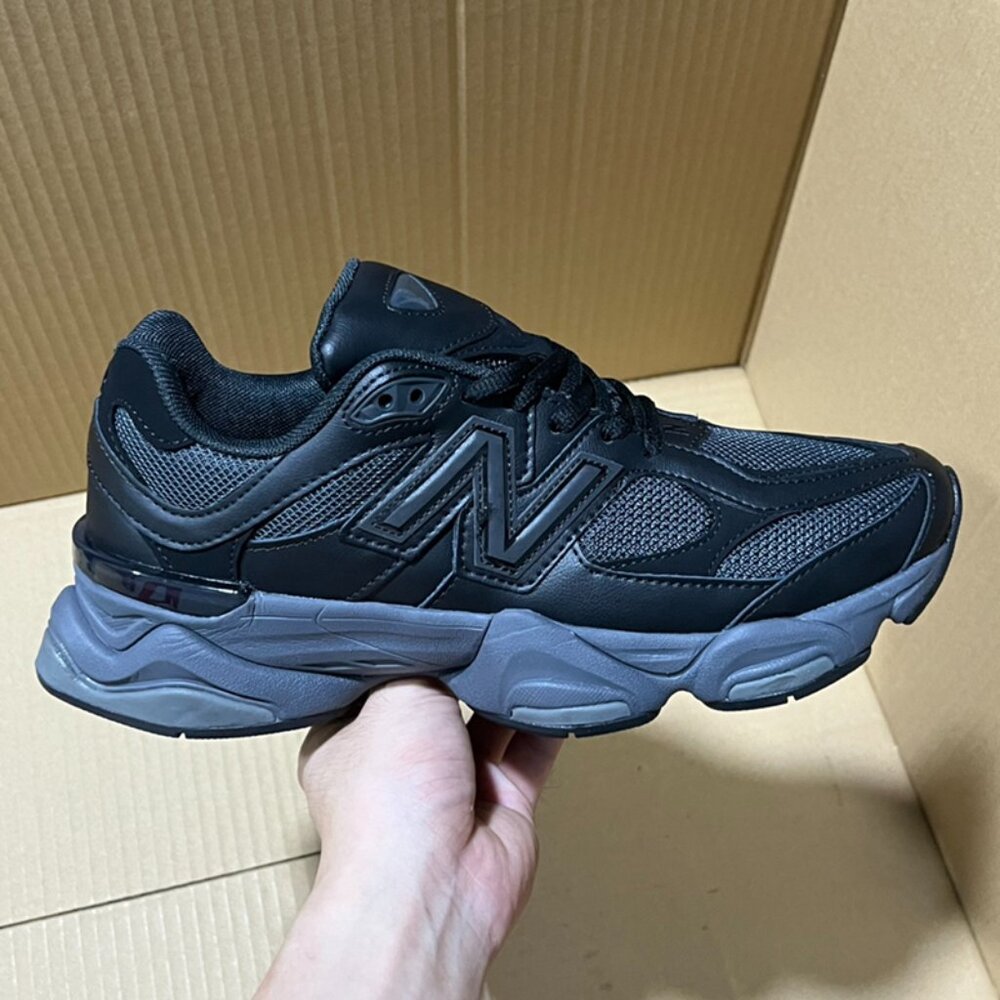 New Balance Black Sneakers
